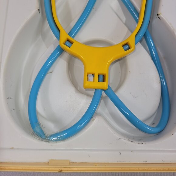 Fisher-Price Vintage 1977 Medical Kit #993 Carry Case Toy Doctor Set - Picture 4 of 4